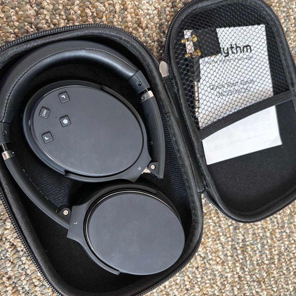 Srhythm Black Headphones